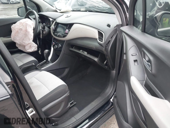 2020 Chevrolet Trax LT z VIN 3GNCJLSB4LL226051, wystawiony jako IAAI lot #41902220 z przebiegiem Nie podano mil oraz . Historia ofert i sprzedaży dostępna na DreamBid. Obrazek 5.