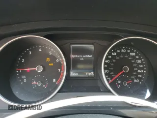 2019 Volkswagen Tiguan S z VIN 3VV1B7AX6KM146889, wystawiony jako Copart lot #51998315 z przebiegiem 69 649 mil mil oraz Nie do naprawy. Historia ofert i sprzedaży dostępna na DreamBid. Obrazek 9.