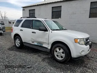 2012 Ford Escape XLT z VIN 1FMCU9DG9CKC69762, wystawiony jako Copart lot #49104075 z przebiegiem 92 937 mil mil oraz Szkoda całkowita • Salvage title. Historia ofert i sprzedaży dostępna na DreamBid. Obrazek 4.