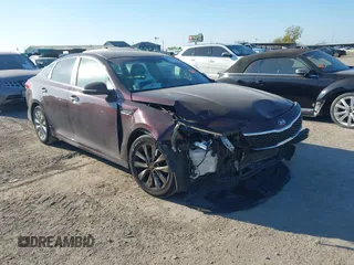 2016 Kia Optima LX z VIN 5XXGT4L36GG001942, wystawiony jako IAAI lot #41236894 z przebiegiem 125 376 mil mil oraz . Historia ofert i sprzedaży dostępna na DreamBid. Obrazek 1.