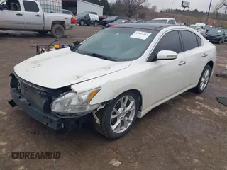 2014 Nissan Maxima SV z VIN 1N4AA5AP3EC483277, wystawiony jako IAAI lot #41497452 z przebiegiem 162 696 mil mil oraz . Historia ofert i sprzedaży dostępna na DreamBid. Obrazek 2.