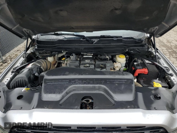 2020 Ram 2500 Limited z VIN 3C6UR5SL9LG282626, wystawiony jako Copart lot #55918975 z przebiegiem 129 540 mil mil oraz Czysty tytuł • Clean title. Historia ofert i sprzedaży dostępna na DreamBid. Obrazek 11.