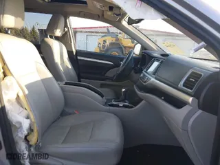 2015 Toyota Highlander XLE with VIN 5TDJKRFH8FS122806, listed as a IAAI auction lot 41791648 with 149,973 mi miles. Bid and sale history available at carsss.com. Image 5.