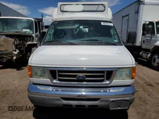 2006 Ford Econoline Commercial с VIN 1FDWE35L16DA28662, выставлен на аукционе Copart как лот 57047885 с пробегом 152 159 миль миль и Чистый • Clean title. История ставок и продаж доступна на DreamBid. Изображение 5.