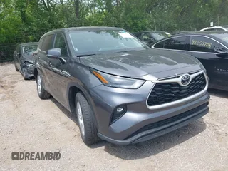 2024 Toyota Highlander LE z VIN 5TDKDRAH6RS539383, wystawiony jako IAAI lot #42267073 z przebiegiem 26 293 mil mil oraz . Historia ofert i sprzedaży dostępna na DreamBid. Obrazek 1.