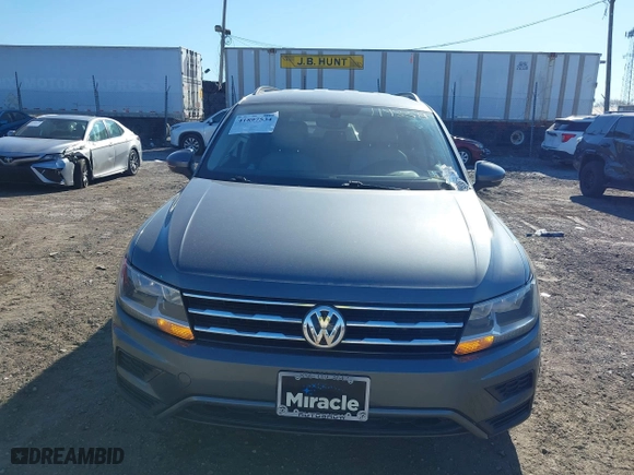 2020 Volkswagen Tiguan SE with VIN 3VV2B7AX8LM119358, listed as a IAAI auction lot 41897534 with 131,646 mi miles. Bid and sale history available at carsss.com. Image 12.