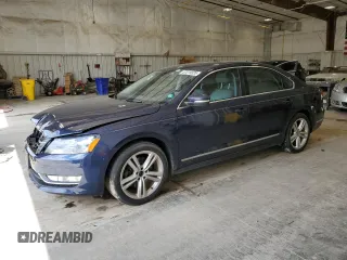 2015 Volkswagen Passat SEL Premium z VIN 1VWCV7A38FC051248, wystawiony jako Copart lot #57019325 z przebiegiem 170 012 mil mil oraz Nie do naprawy • Non repairable. Historia ofert i sprzedaży dostępna na DreamBid. Obrazek 1.