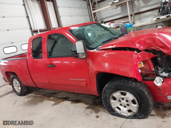 2010 Chevrolet Silverado 1500 LT with VIN 1GCSKSE35AZ214979, listed as a IAAI auction lot 41479224 with 272,254 mi miles. Bid and sale history available at carsss.com. Image 13.