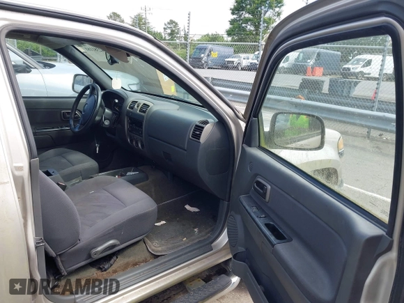2005 Chevrolet Colorado 1SE LS Z71 z VIN 1GCDS136X58150661, wystawiony jako IAAI lot #42381181 z przebiegiem 246 262 mil mil oraz . Historia ofert i sprzedaży dostępna na DreamBid. Obrazek 5.