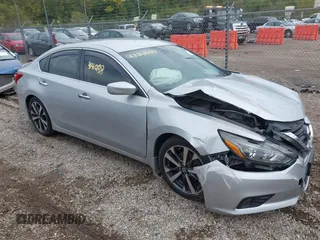 2016 Nissan Altima 2.5 S with VIN 1N4AL3AP5GC274608, listed as a IAAI auction lot 40244088 with 101,711 mi miles. Bid and sale history available at carsss.com. Image 1.