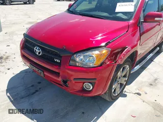 2011 Toyota RAV4 Sport with VIN JTMRK4DV3B5100002, listed as a IAAI auction lot 42030293 with 80,599 mi miles. Bid and sale history available at carsss.com. Image 20.