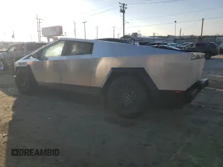 2024 Tesla Cybertruck z VIN 7G2CEHEDXRA013484, wystawiony jako Copart lot #43263285 z przebiegiem 2 869 mil mil oraz Szkoda całkowita • Salvage title. Historia ofert i sprzedaży dostępna na DreamBid. Obrazek 2.