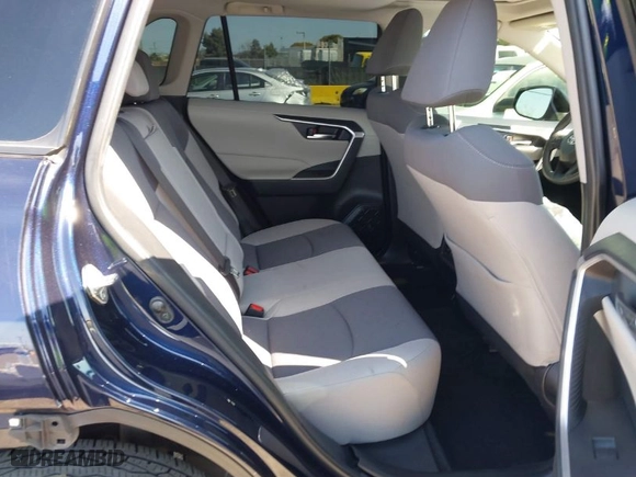 2019 Toyota RAV4 XLE with VIN JTMW1RFVXKD026180, listed as a IAAI auction lot 41759744 with 66,025 mi miles. Bid and sale history available at carsss.com. Image 8.