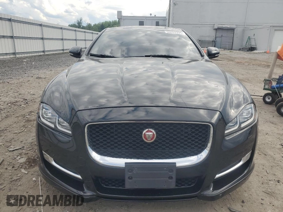 2019 Jaguar XJ R-Sport with VIN SAJWA1C7XK8W21242, listed as a Copart auction lot 56092225 with 47,727 mi miles and Salvage title. Bid and sale history available at DreamBid. Image 5.