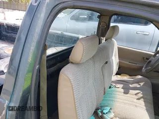 1993 Toyota T100 DX with VIN JT4VD10AXP0012790, listed as a IAAI auction lot 42179976 with 215,526 mi miles. Bid and sale history available at carsss.com. Image 8.