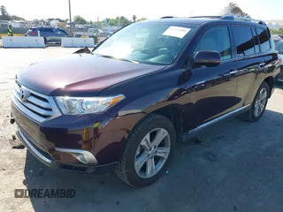 2013 Toyota Highlander Limited z VIN 5TDDK3EH7DS276173, wystawiony jako IAAI lot #42223590 z przebiegiem 45 821 mil mil oraz . Historia ofert i sprzedaży dostępna na DreamBid. Obrazek 17.