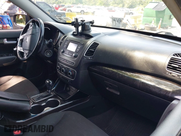 2015 Kia Sorento LX с VIN 5XYKTDA64FG568023, выставлен на аукционе IAAI как лот 42669922 с пробегом 112 156 миль миль и . История ставок и продаж доступна на DreamBid. Изображение 5.