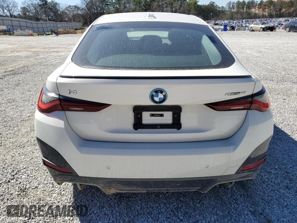 2024 BMW i4 eDrive40 z VIN WBY73AW02RFS36614, wystawiony jako Copart lot #46590795 z przebiegiem 4 286 mil mil oraz Czysty tytuł • Clean title. Historia ofert i sprzedaży dostępna na DreamBid. Obrazek 6.