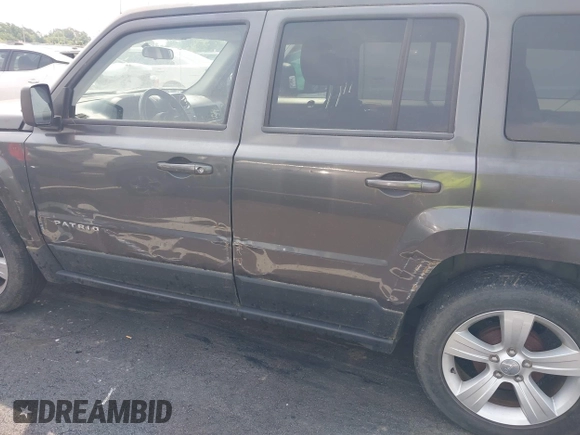 2014 Jeep Patriot Latitude z VIN 1C4NJPFA9ED763968, wystawiony jako IAAI lot #42395766 z przebiegiem 134 504 mil mil oraz . Historia ofert i sprzedaży dostępna na DreamBid. Obrazek 6.