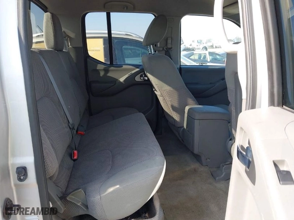 2014 Nissan Frontier SV with VIN 1N6AD0ER1EN720642, listed as a IAAI auction lot 41006979 with 157,477 mi miles. Bid and sale history available at carsss.com. Image 8.