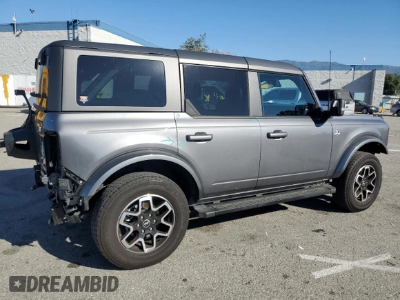 2023 Ford Bronco with VIN 1FMEE5DP0PLB97820, listed as a Copart auction lot 50392985 with 29,950 mi miles and Salvage Title. Bid and sale history available at DreamBid. Image 3.