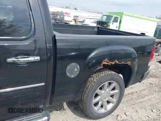 2008 GMC Sierra Denali z VIN 2GTEK638681161702, wystawiony jako IAAI lot #42078538 z przebiegiem Nie podano mil oraz . Historia ofert i sprzedaży dostępna na DreamBid. Obrazek 20.