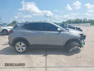 2024 Buick Encore GX Preferred z VIN KL4AMBS2XRB014762, wystawiony jako IAAI lot #42338836 z przebiegiem 23 212 mil mil oraz . Historia ofert i sprzedaży dostępna na DreamBid. Obrazek 13.