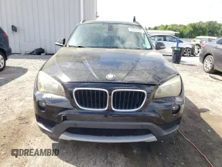 2014 BMW X1 xDrive28i z VIN WBAVL1C5XEVY16263, wystawiony jako Copart lot #52242225 z przebiegiem 154 951 mil mil oraz Szkoda całkowita • Salvage title. Historia ofert i sprzedaży dostępna na DreamBid. Obrazek 5.