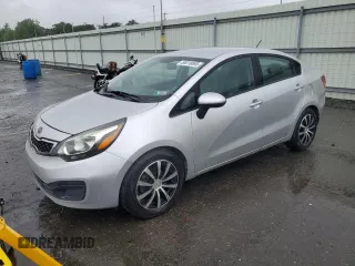 2013 Kia Rio LX z VIN KNADM4A30D6272845, wystawiony jako Copart lot #58018695 z przebiegiem 60 589 mil mil oraz Czysty tytuł • Clean title. Historia ofert i sprzedaży dostępna na DreamBid. Obrazek 1.