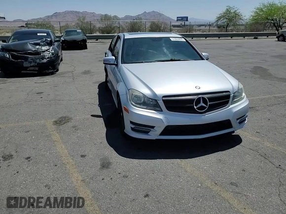 2013 Mercedes-Benz C 250 Sport с VIN WDDGF4HB9DA817435, выставлен на аукционе Copart как лот 57405835 с пробегом 137 056 миль миль и Списание • Salvage title. История ставок и продаж доступна на DreamBid. Изображение 13.