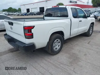2024 Nissan Frontier S z VIN 1N6ED1CLXRN632782, wystawiony jako IAAI lot #42365315 z przebiegiem 9 387 mil mil oraz . Historia ofert i sprzedaży dostępna na DreamBid. Obrazek 4.