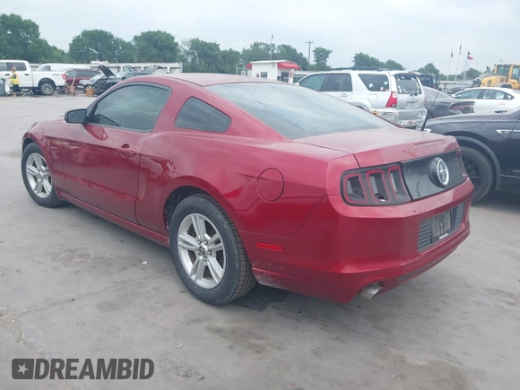 2014 Ford Mustang V6 z VIN 1ZVBP8AM3E5332204, wystawiony jako IAAI lot #42170138 z przebiegiem 112 105 mil mil oraz . Historia ofert i sprzedaży dostępna na DreamBid. Obrazek 3.