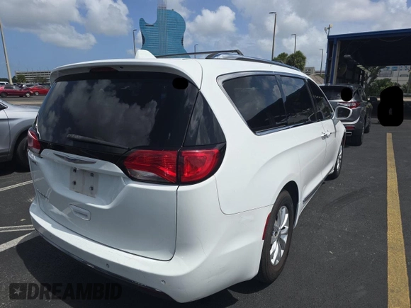 2019 Chrysler Pacifica Touring L с VIN 2C4RC1BG8KR537531, выставлен на аукционе Copart как лот 61310565 с пробегом 270 448 миль миль и Чистый • Clean title. История ставок и продаж доступна на DreamBid. Изображение 4.