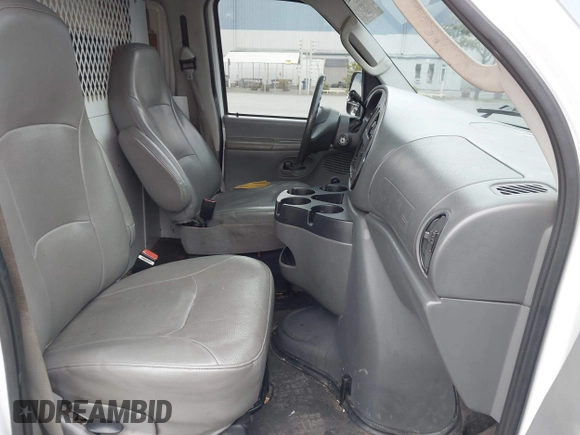 2006 Ford Econoline Cargo with VIN 1FTRE14W16HA85762, listed as a IAAI auction lot 42075835 with 88,491 mi miles. Bid and sale history available at carsss.com. Image 5.