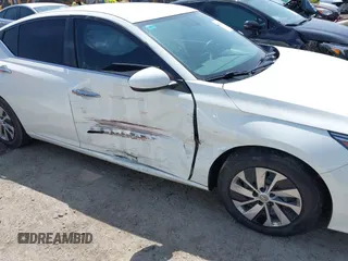 2019 Nissan Altima S with VIN 1N4BL4BV6KC196632, listed as a IAAI auction lot 41914605 with 106,597 mi miles and . Bid and sale history available at DreamBid. Image 6.