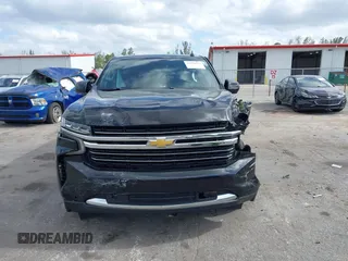 2022 Chevrolet Suburban LT z VIN 1GNSCCKD2NR201474, wystawiony jako IAAI lot #42150033 z przebiegiem 157 659 mil mil oraz . Historia ofert i sprzedaży dostępna na DreamBid. Obrazek 12.