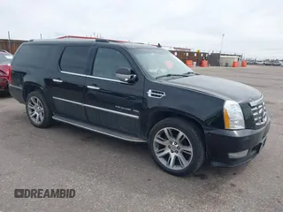 2011 Cadillac Escalade ESV Luxury z VIN 1GYS4HEF6BR335278, wystawiony jako IAAI lot #41866590 z przebiegiem 240 903 mil mil oraz . Historia ofert i sprzedaży dostępna na DreamBid. Obrazek 1.