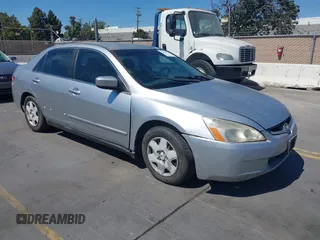 2005 Honda Accord LX z VIN 3HGCM56455G708953, wystawiony jako IAAI lot #42848163 z przebiegiem 267 307 mil mil oraz . Historia ofert i sprzedaży dostępna na DreamBid. Obrazek 1.