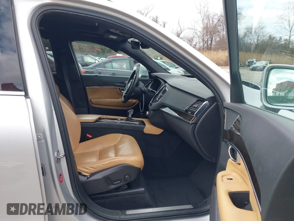 2018 Volvo XC90 Momentum с VIN YV4A22PK1J1190501, выставлен на аукционе IAAI как лот 41738167 с пробегом 146 933 миль миль и . История ставок и продаж доступна на DreamBid. Изображение 5.