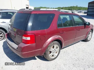 2007 Ford Freestyle Limited with VIN 1FMDK03137GA34141, listed as a IAAI auction lot 42041985 with 220,604 mi miles. Bid and sale history available at carsss.com. Image 4.