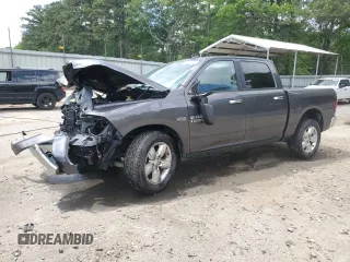 2017 Ram 1500 Lone Star z VIN 3C6RR6LT6HG738258, wystawiony jako Copart lot #55559655 z przebiegiem 106 677 mil mil oraz Szkoda całkowita • Salvage title. Historia ofert i sprzedaży dostępna na DreamBid. Obrazek 1.