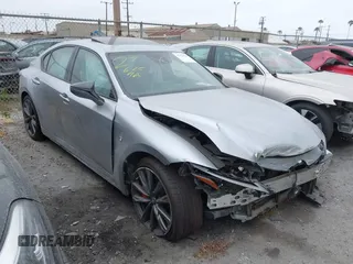 2021 Lexus IS 350 F Sport z VIN JTHGZ1B25M5045922, wystawiony jako IAAI lot #42171239 z przebiegiem 43 539 mil mil oraz . Historia ofert i sprzedaży dostępna na DreamBid. Obrazek 1.