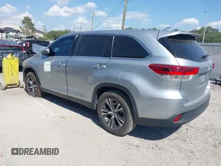 2019 Toyota Highlander LE with VIN 5TDZZRFH8KS362902, listed as a IAAI auction lot 42134460 with 40,102 mi miles and . Bid and sale history available at DreamBid. Image 3.