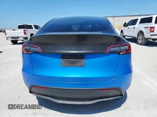 2024 Tesla Model Y Long Range z VIN 7SAYGDEE3RA238059, wystawiony jako Copart lot #61395925 z przebiegiem 14 991 mil mil oraz Szkoda całkowita • Salvage title. Historia ofert i sprzedaży dostępna na DreamBid. Obrazek 6.