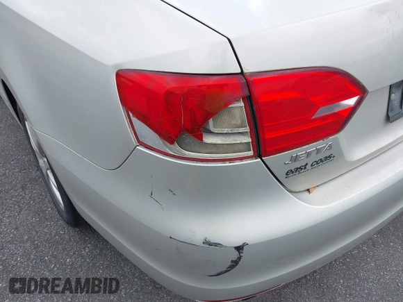 2012 Volkswagen Jetta SE с VIN 3VWDP7AJ4CM308882, выставлен на аукционе IAAI как лот 41923116 с пробегом 218 886 миль миль и . История ставок и продаж доступна на DreamBid. Изображение 6.