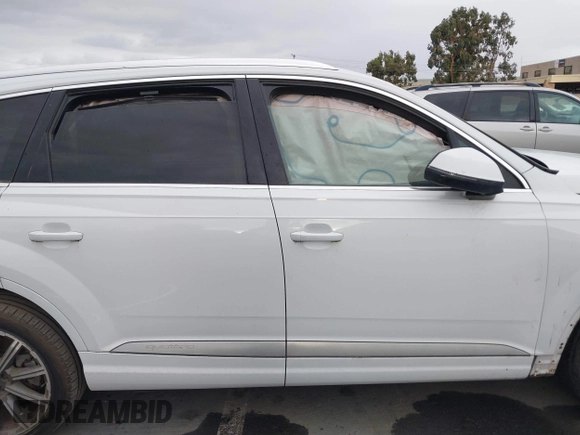 2017 Audi Q7 Premium Plus with VIN WA1LAAF70HD030635, listed as a IAAI auction lot 37987370 with 65,923 mi miles. Bid and sale history available at carsss.com. Image 13.