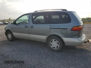 1998 Toyota Sienna LE with VIN 4T3ZF13C7WU074909, listed as a Copart auction lot 72345864 with 452,598 mi miles and Clean Title. Bid and sale history available at carsss.com. Image 2.