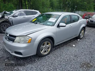 2012 Dodge Avenger SXT z VIN 1C3CDZCB0CN133422, wystawiony jako IAAI lot #42510028 z przebiegiem 157 804 mil mil oraz . Historia ofert i sprzedaży dostępna na DreamBid. Obrazek 2.