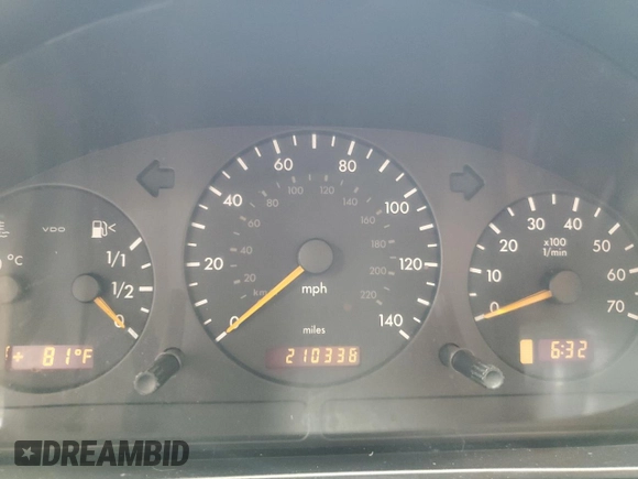 2000 Mercedes-Benz M 320/430/500 с VIN 4JGAB72E6YA200592, выставлен на аукционе Copart как лот 57261935 с пробегом 210 338 миль миль и Чистый • Clean title. История ставок и продаж доступна на DreamBid. Изображение 9.