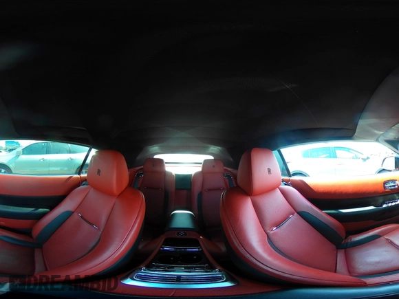 2018 Rolls-Royce Dawn z VIN SCA666D59JU115652, wystawiony jako IAAI lot #39811506 z przebiegiem 21 608 mil mil oraz . Historia ofert i sprzedaży dostępna na DreamBid. Obrazek 18.